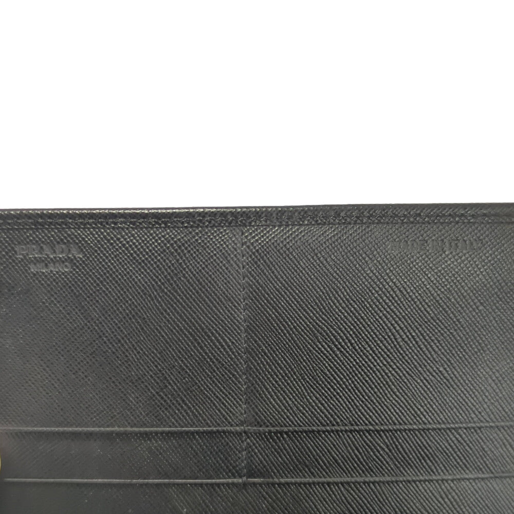 プラダ 財布