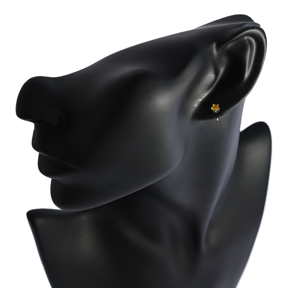 サファイア ピアス