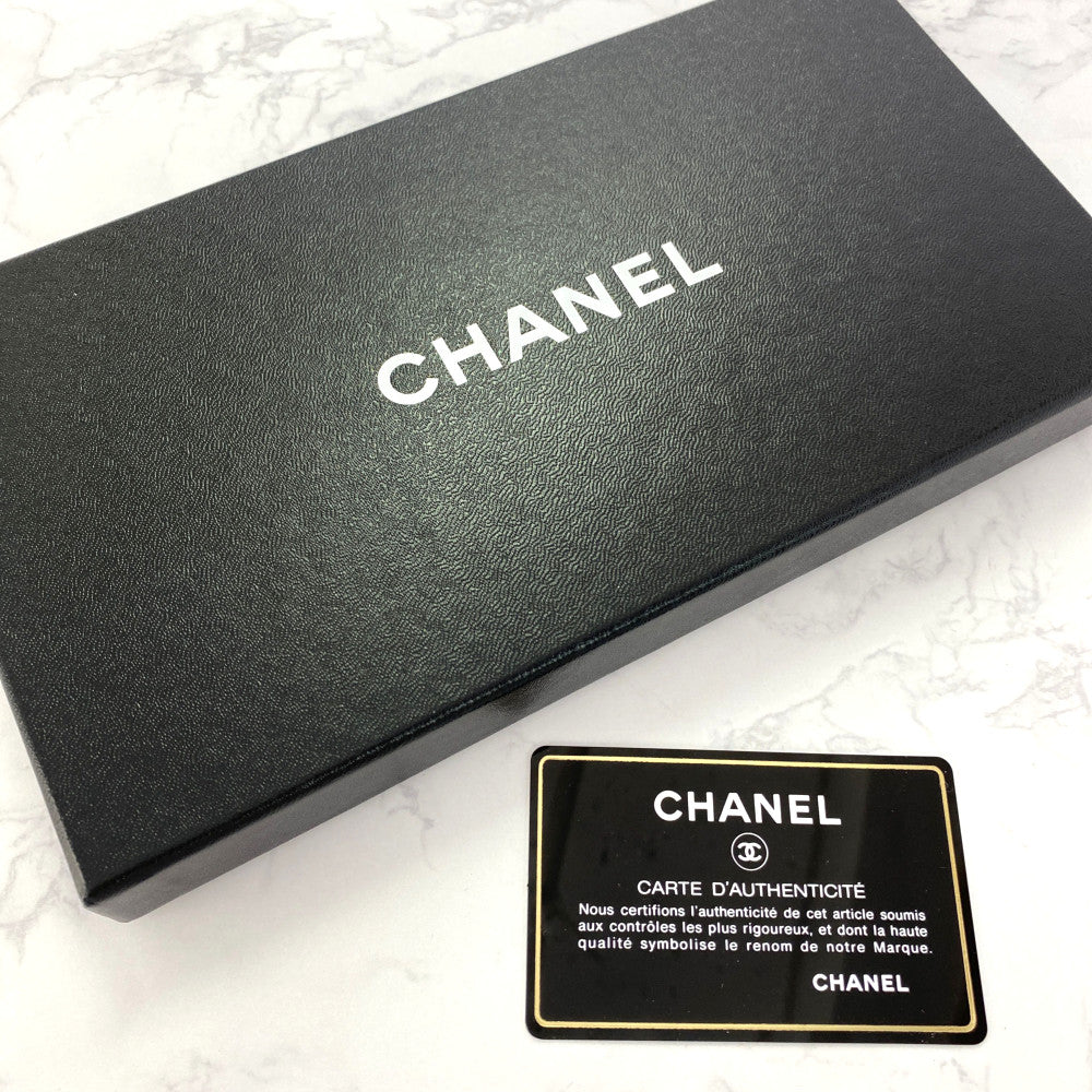 シャネル ラウンドファスナー 長財布