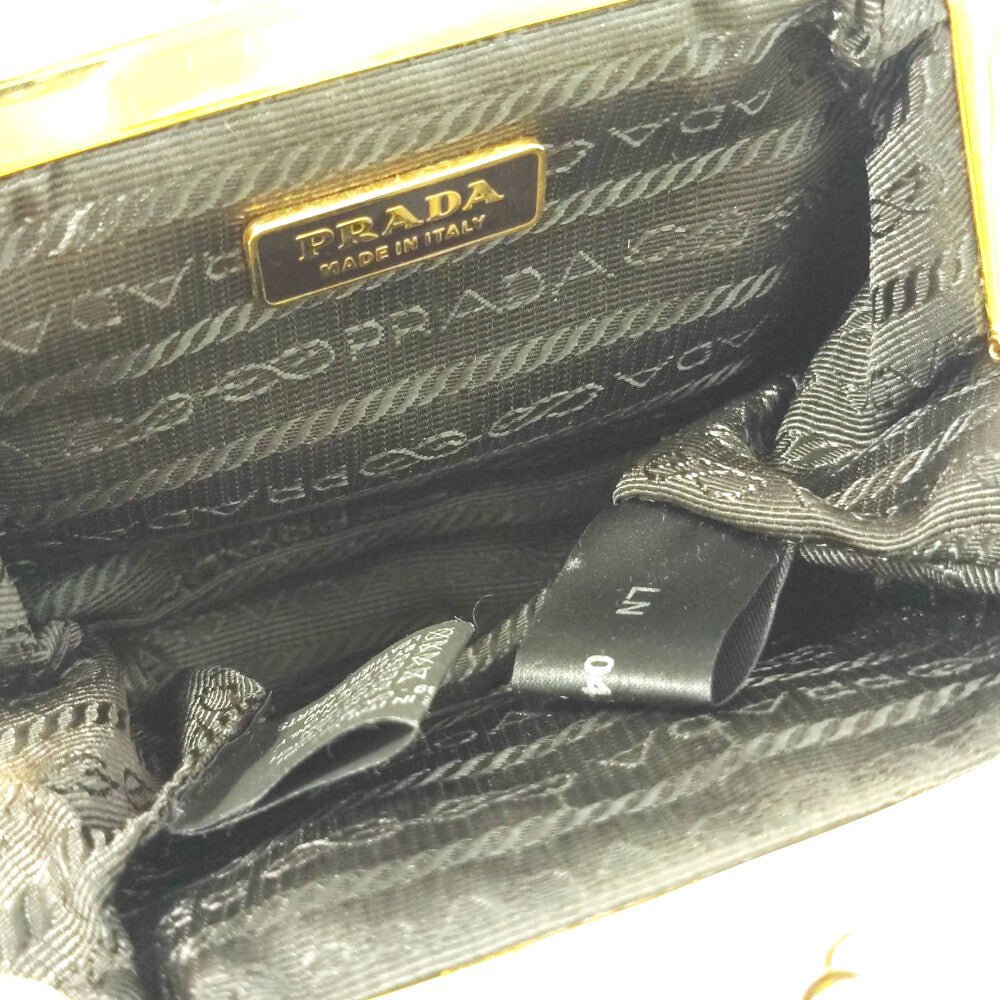 プラダ 財布