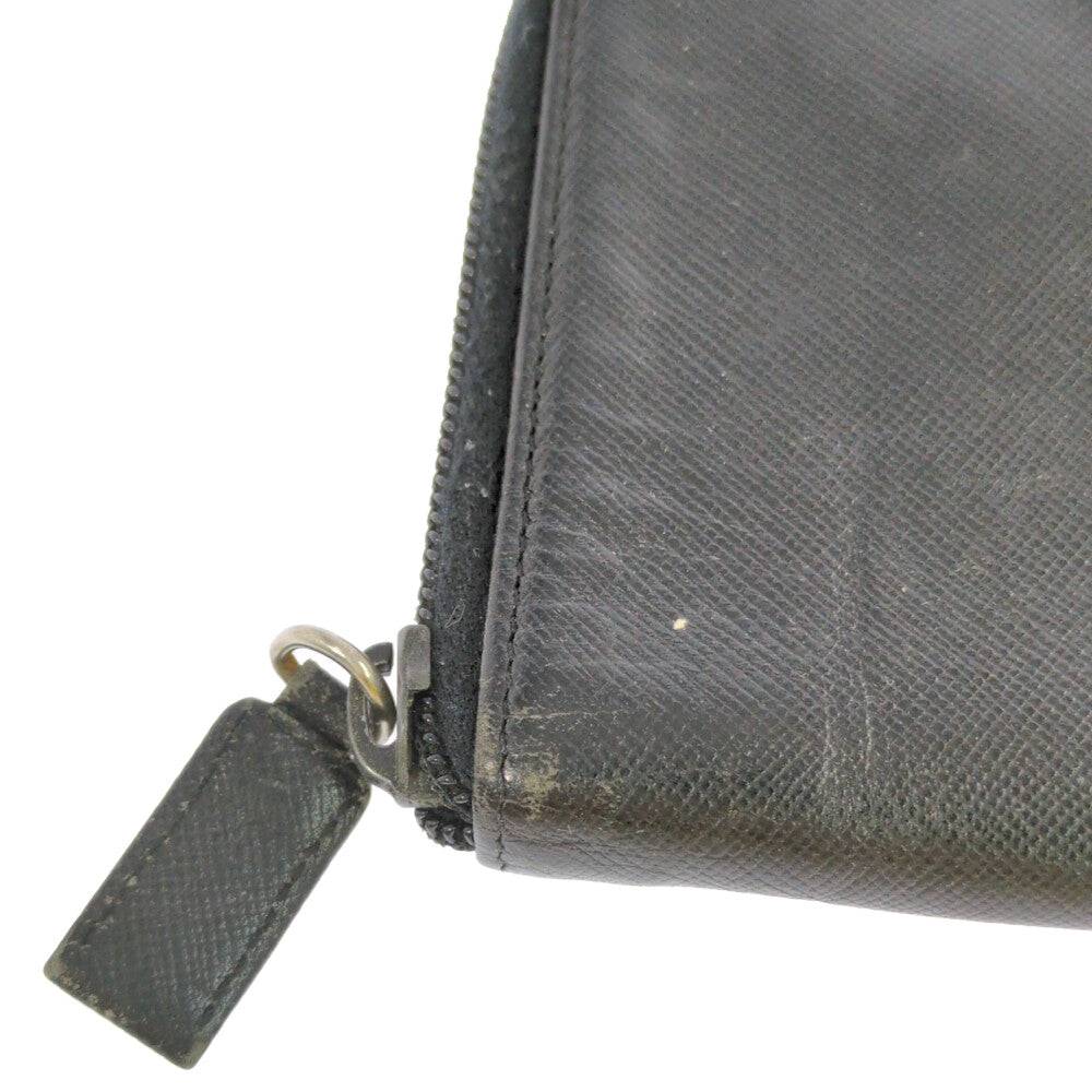プラダ 財布