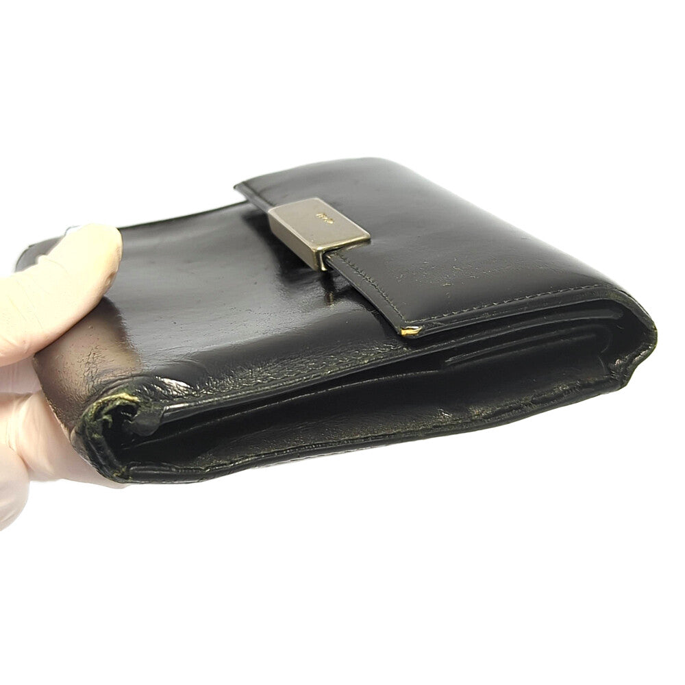 プラダ 財布
