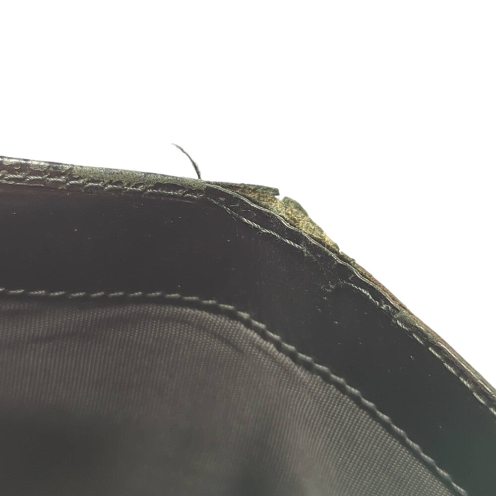 プラダ 財布