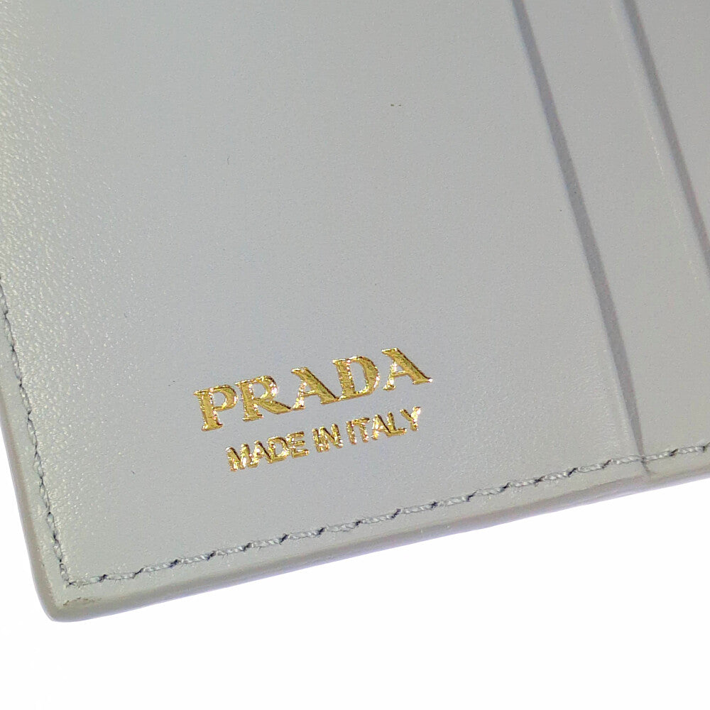プラダ 財布