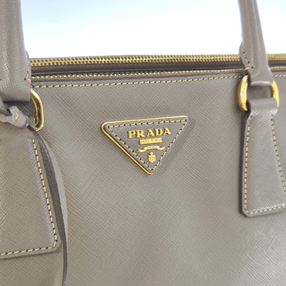 プラダ バッグ