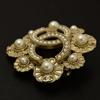 シャネル ブローチ・ピンタック