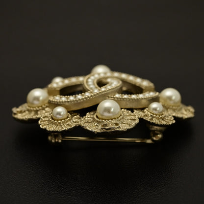 シャネル ブローチ・ピンタック