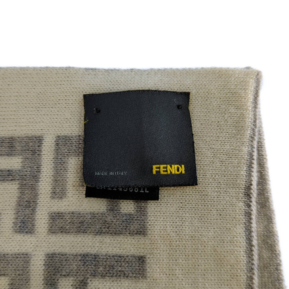 フェンディ ネックウェア