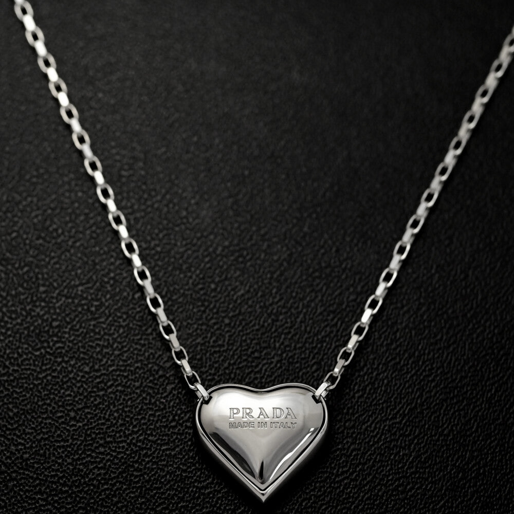 プラダ ネックレス・ペンダント