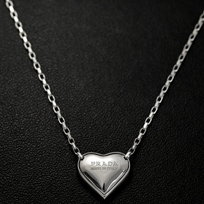 プラダ ネックレス・ペンダント