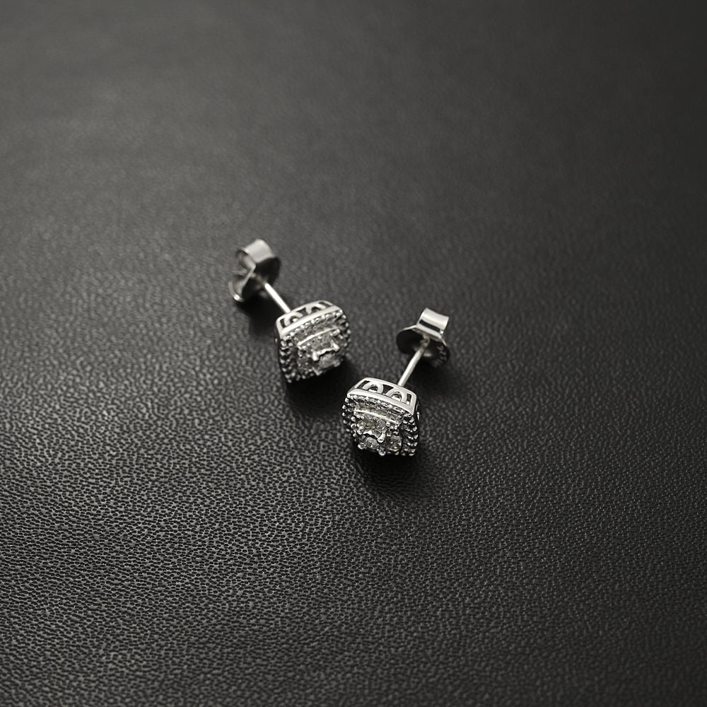 ダイヤモンド ピアス