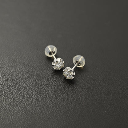 ダイヤモンド ピアス