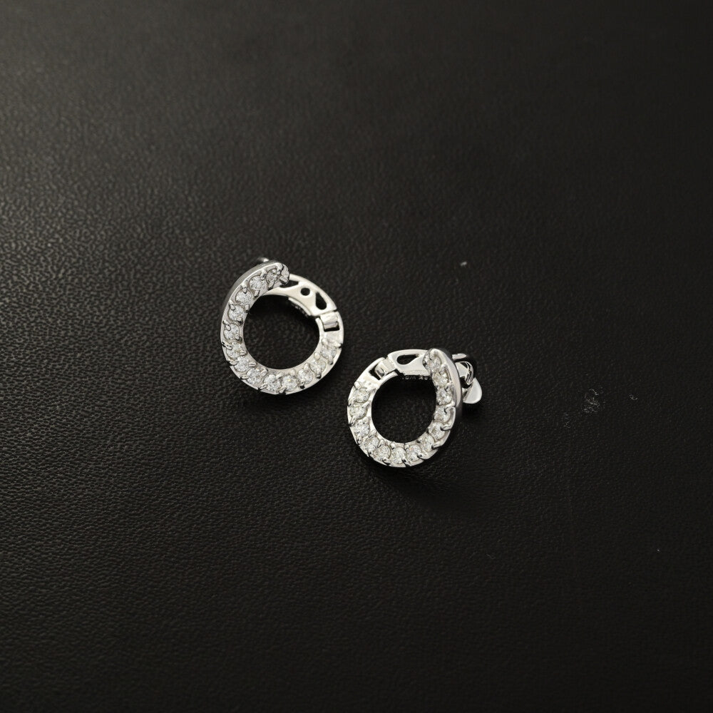ダイヤモンド ピアス