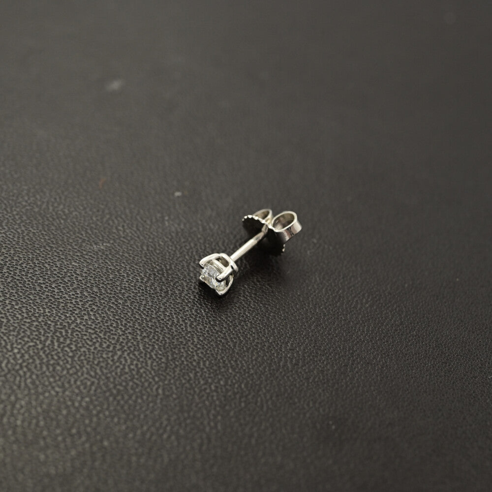 ダイヤモンド ピアス