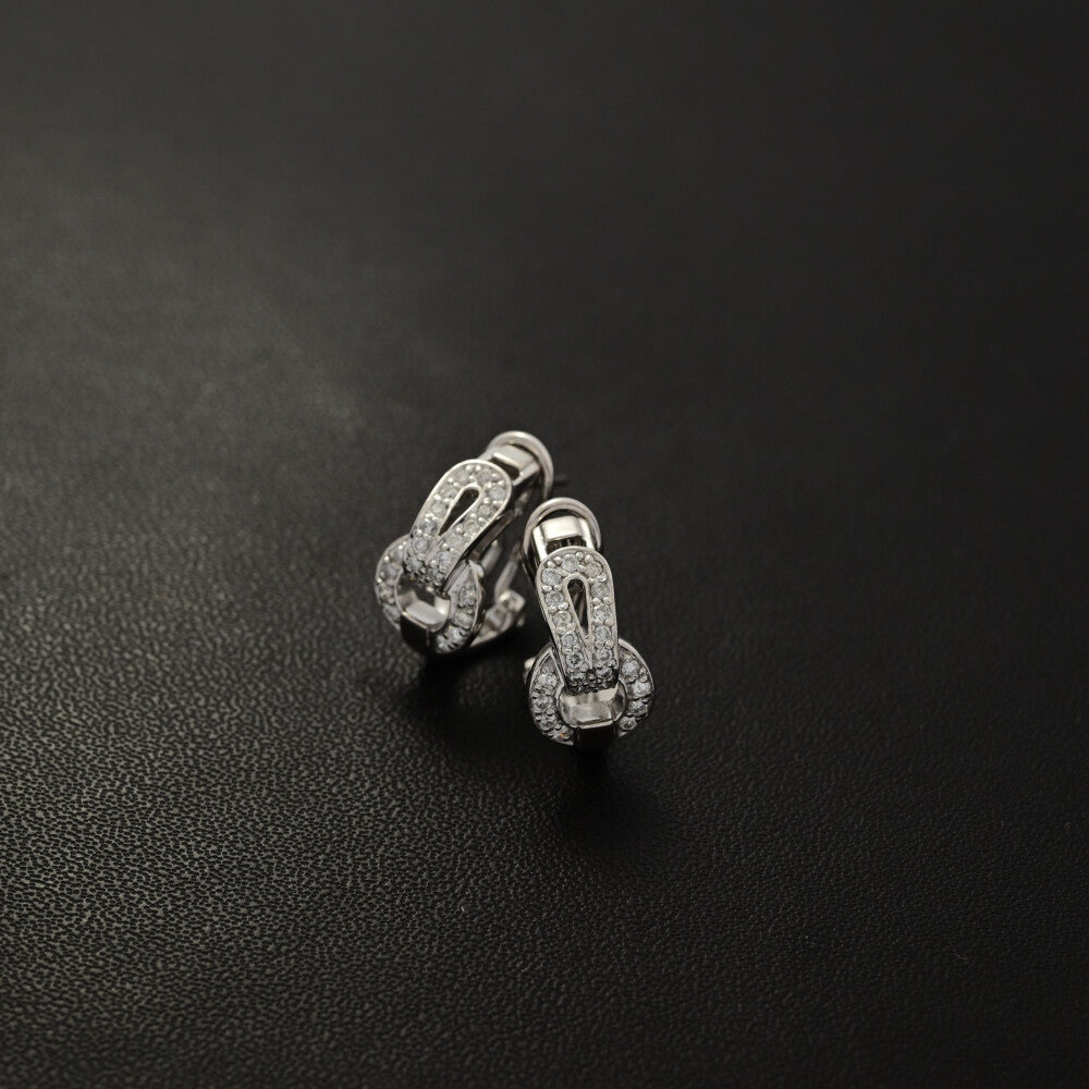 ダイヤモンド ピアス