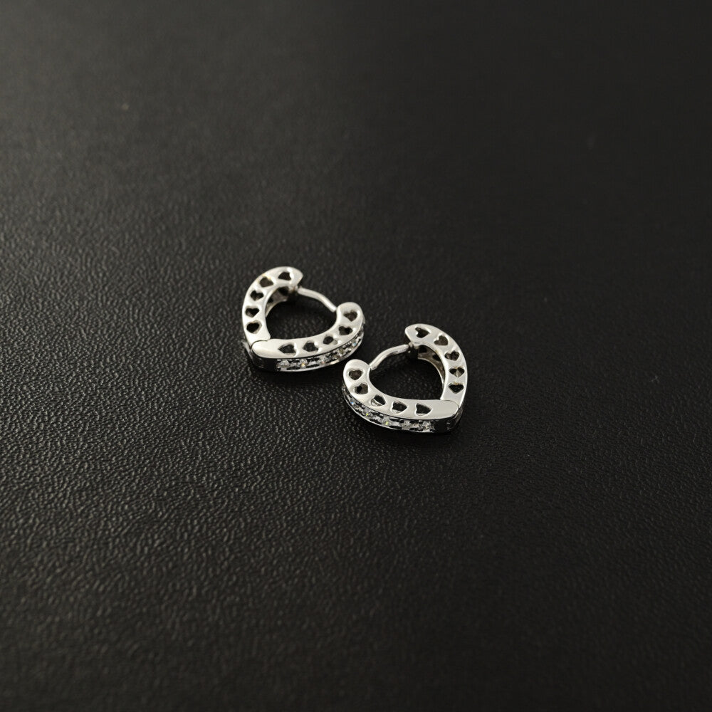 ダイヤモンド ピアス