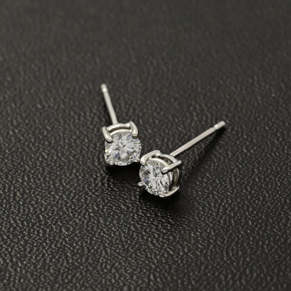 ダイヤモンド ピアス