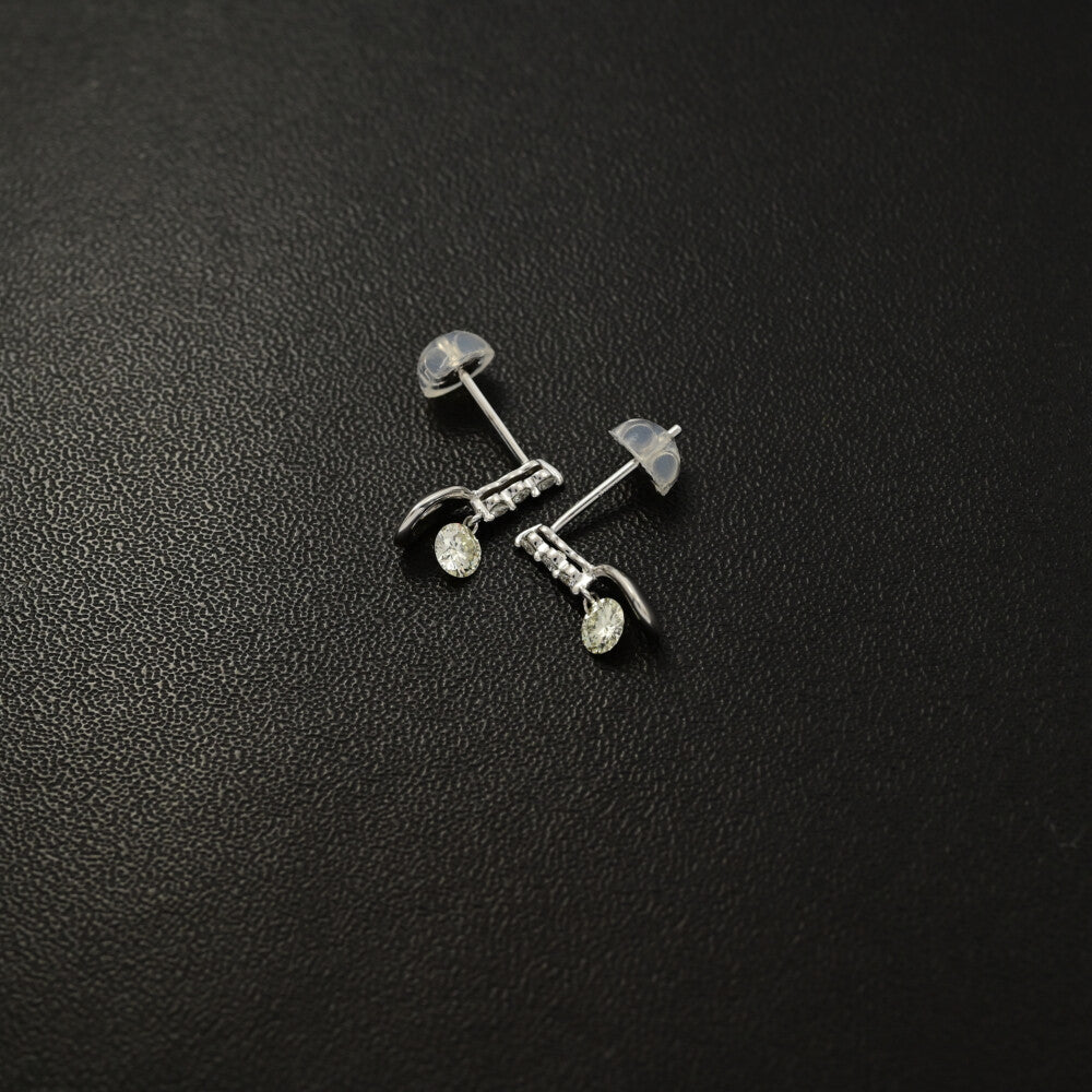 ダイヤモンド ピアス