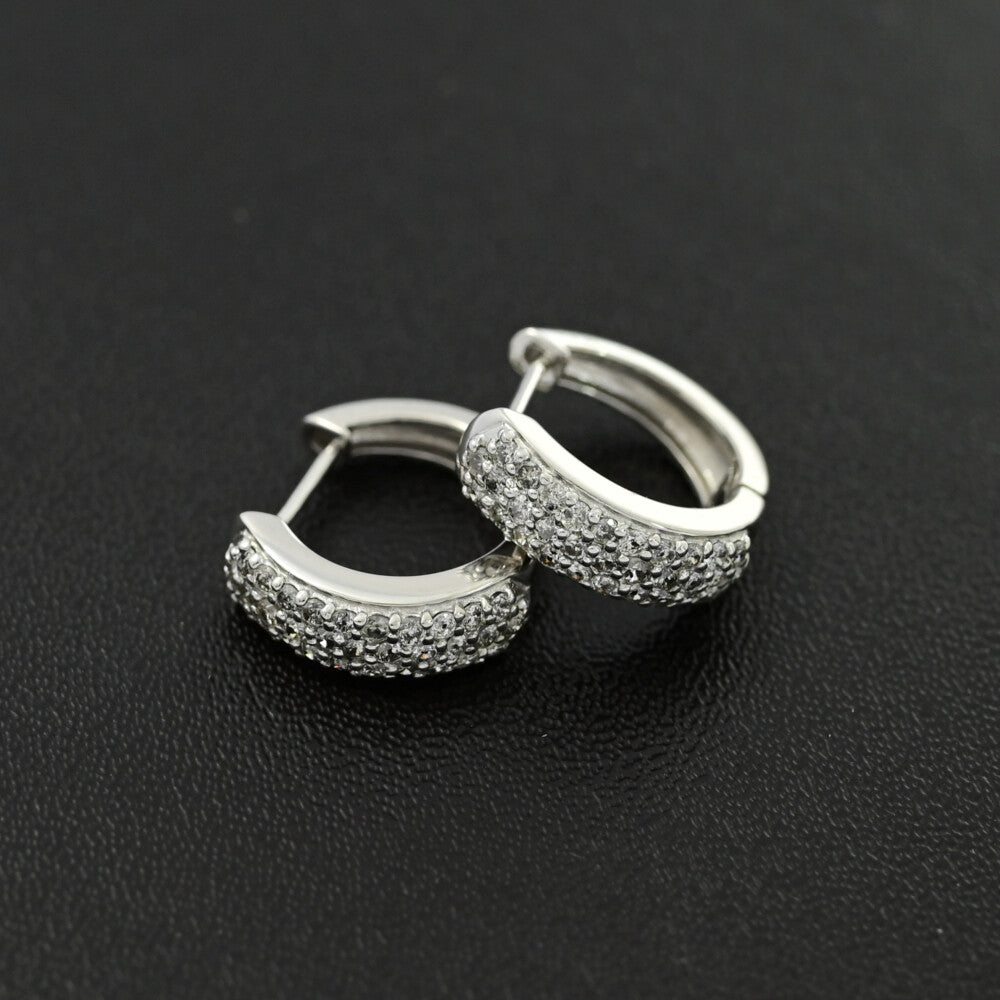 ダイヤモンド ピアス