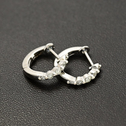 ダイヤモンド ピアス
