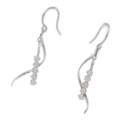 ダイヤモンド ピアス