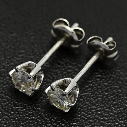 ダイヤモンド ピアス