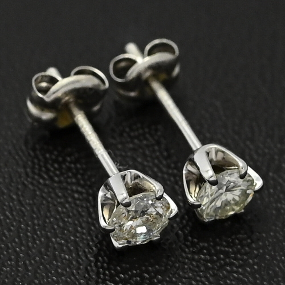 ダイヤモンド ピアス