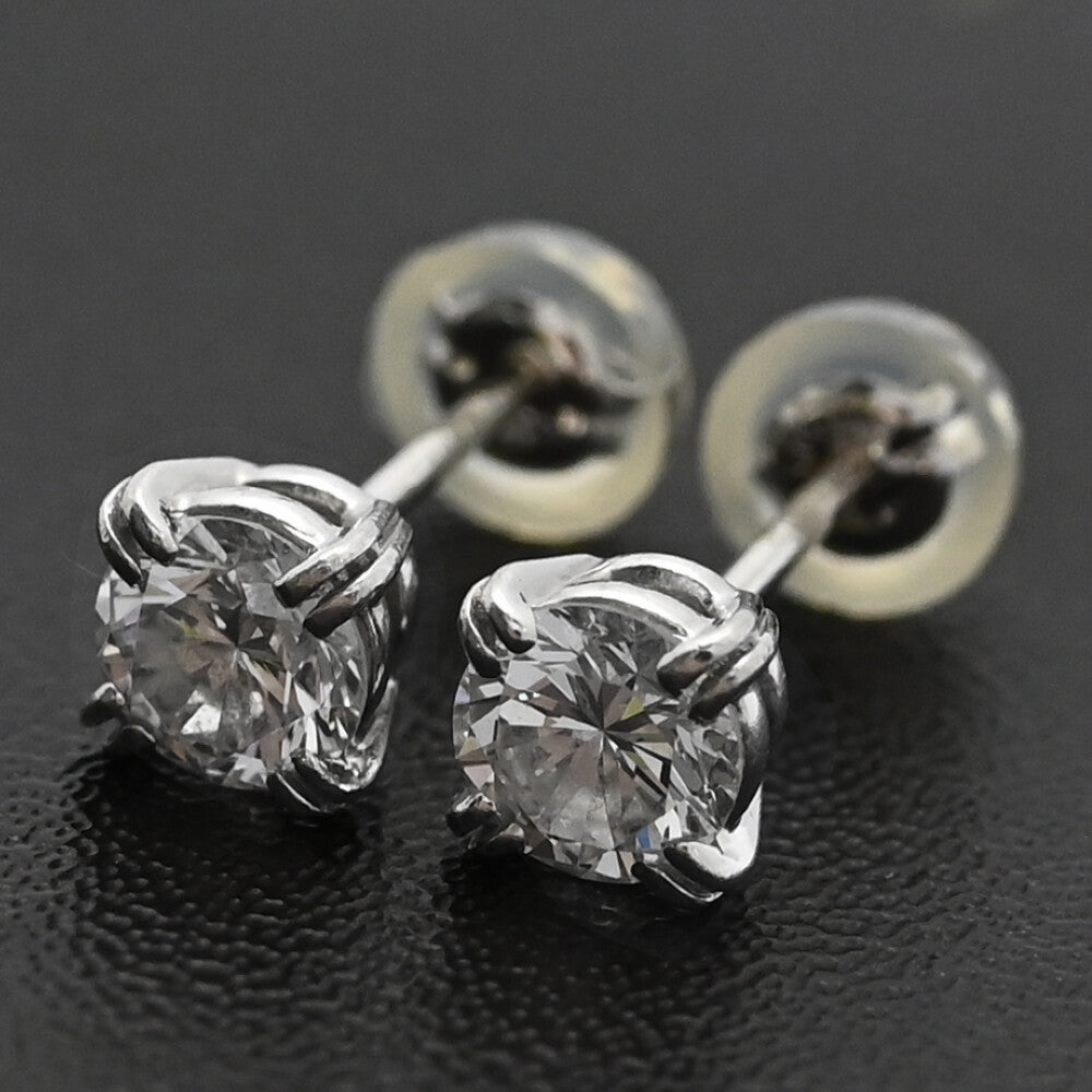 ダイヤモンド ピアス