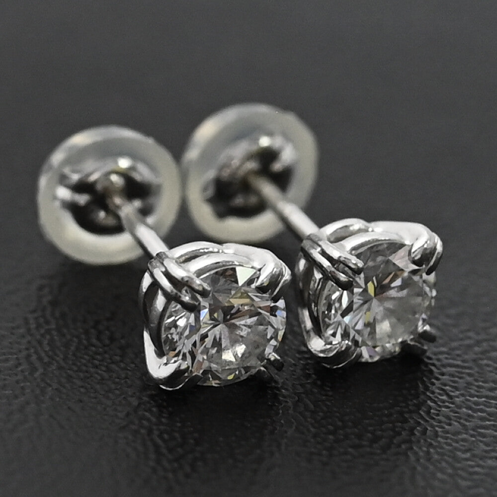 ダイヤモンド ピアス