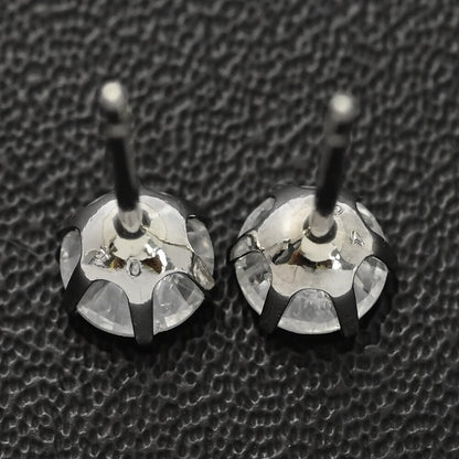 ダイヤモンド ピアス