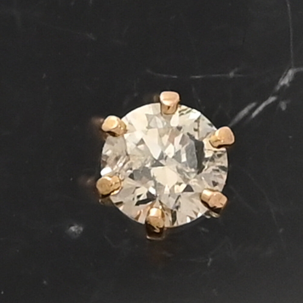ダイヤモンド ピアス