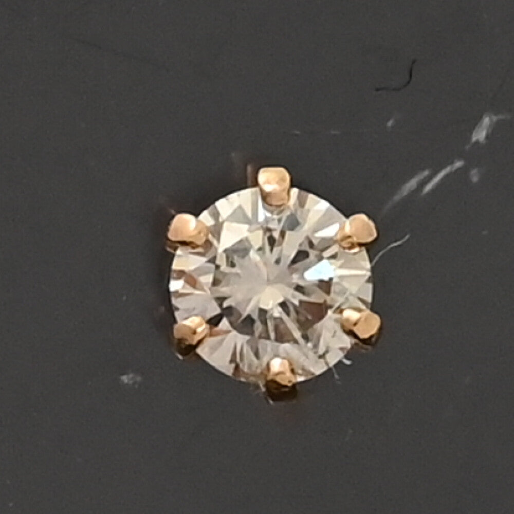 ダイヤモンド ピアス