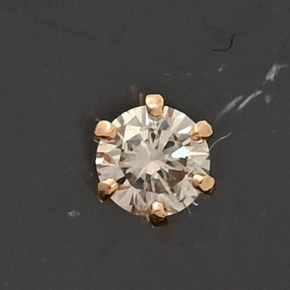 ダイヤモンド ピアス