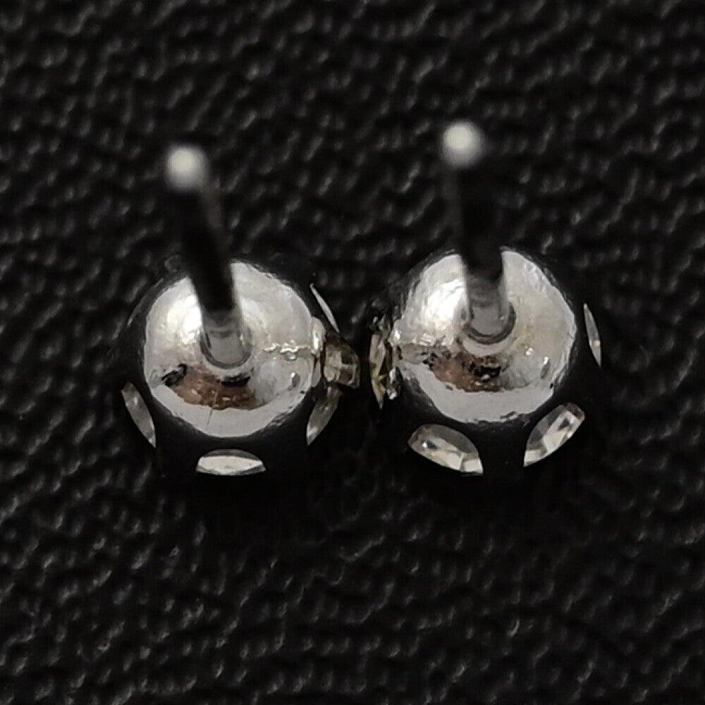 ダイヤモンド ピアス