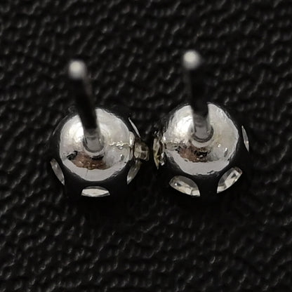 ダイヤモンド ピアス