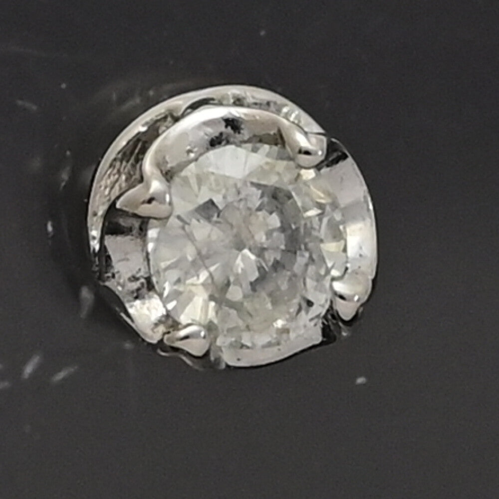 ダイヤモンド ピアス