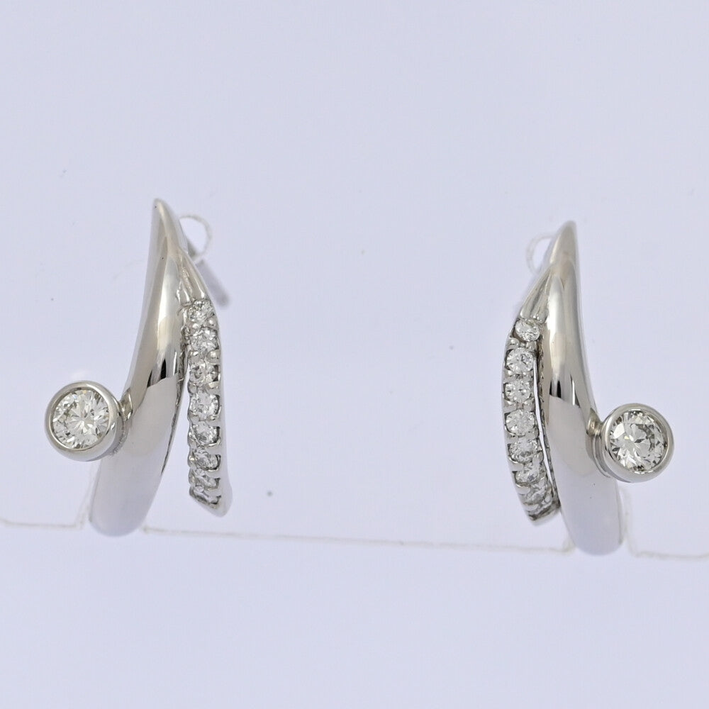 ダイヤモンド ピアス