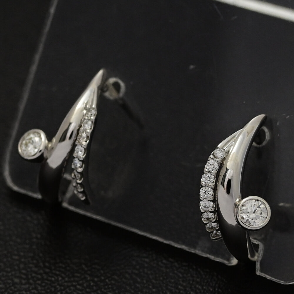 ダイヤモンド ピアス