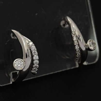 ダイヤモンド ピアス