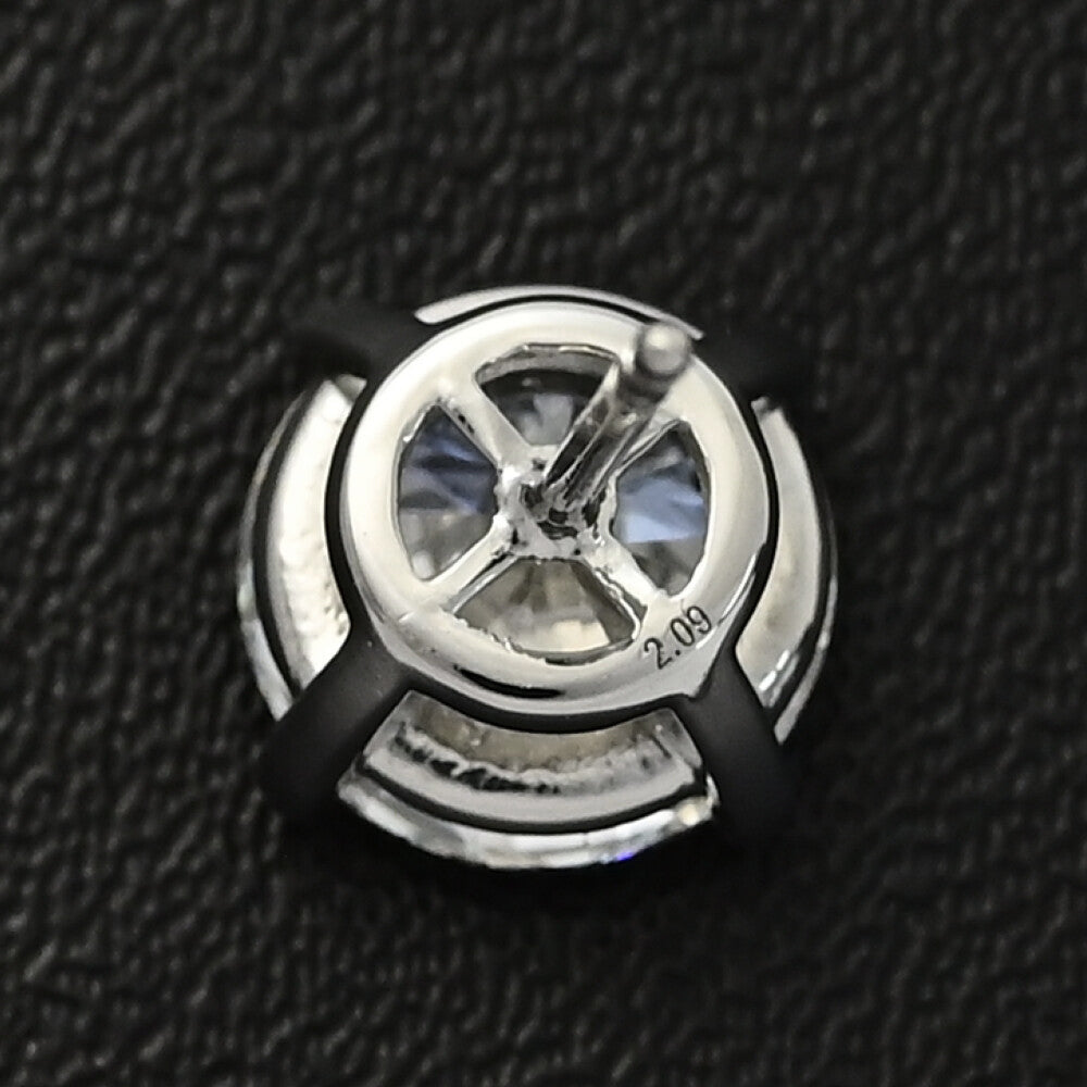 ダイヤモンド ピアス