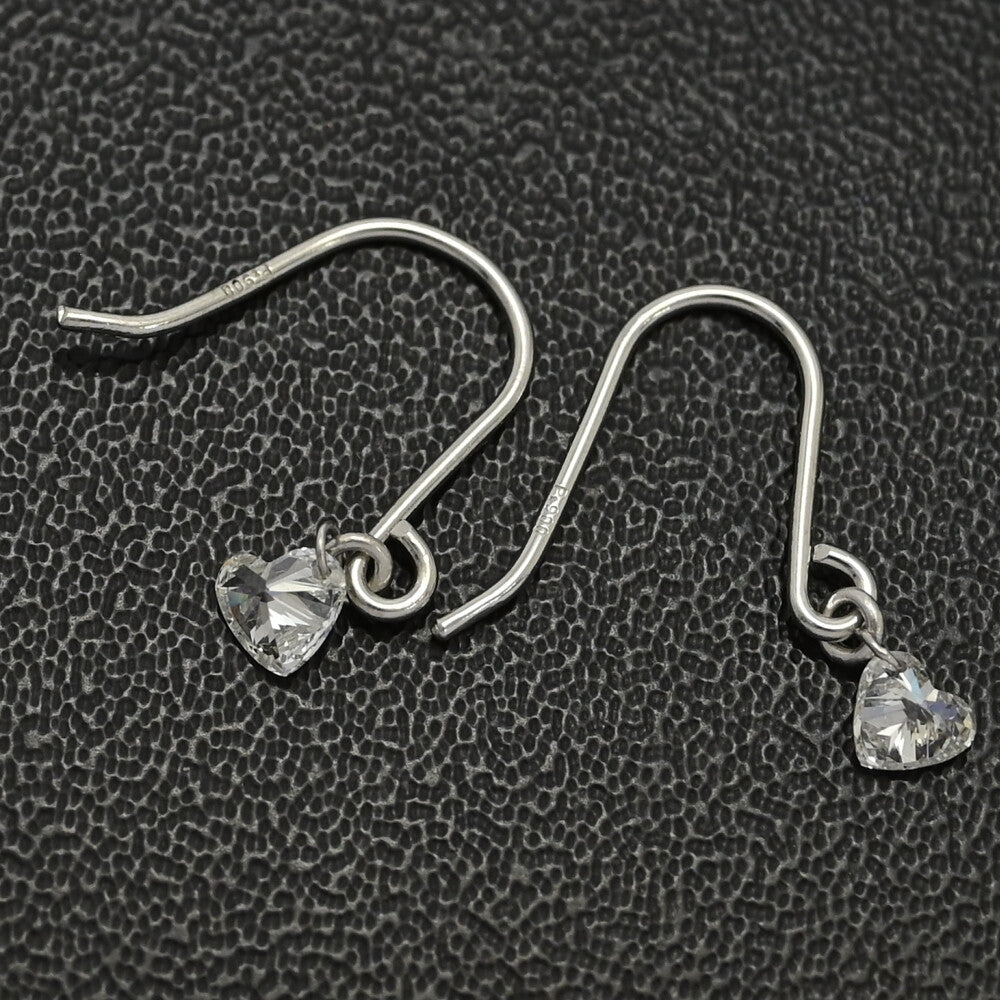 ダイヤモンド ピアス