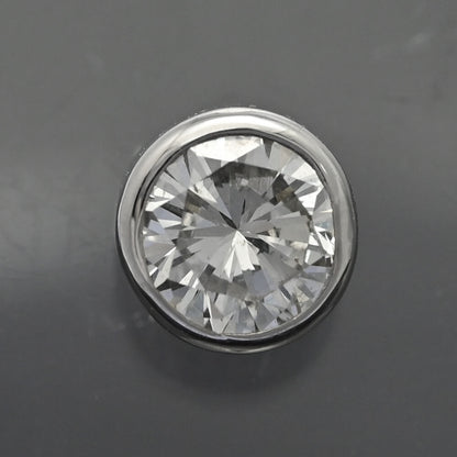 ダイヤモンド ピアス
