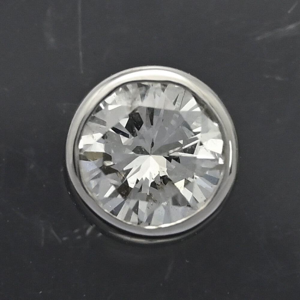 ダイヤモンド ピアス