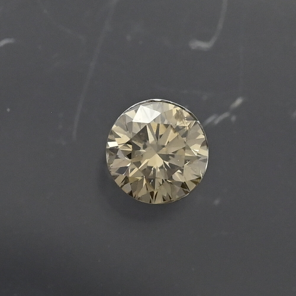 ダイヤモンド ピアス