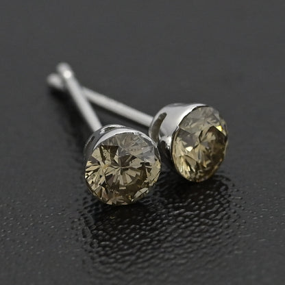 ダイヤモンド ピアス