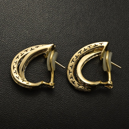 ダイヤモンド ピアス