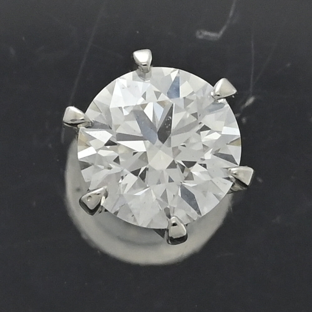 ダイヤモンド ピアス
