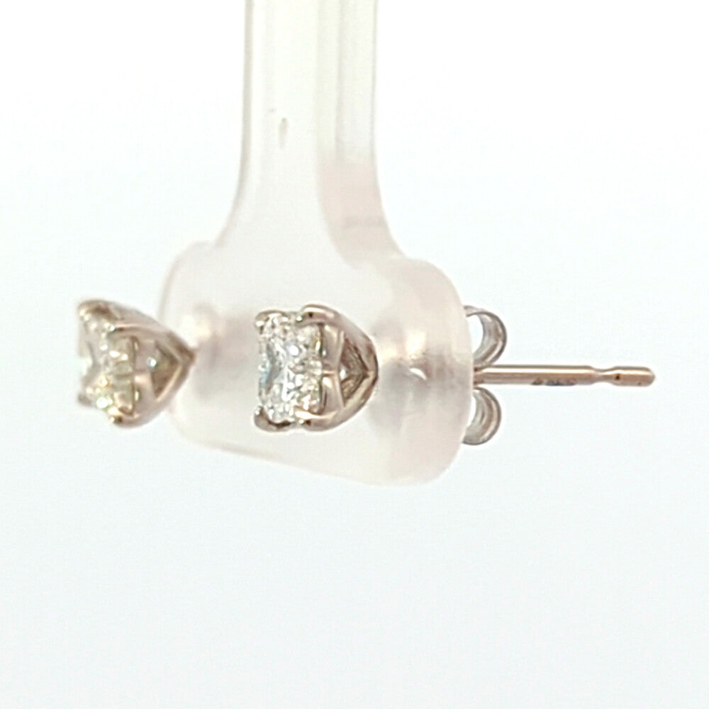 ダイヤモンド ピアス