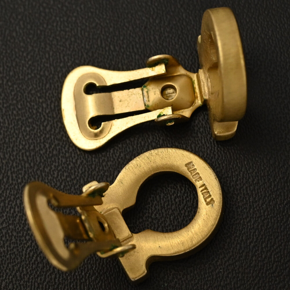 サルヴァトーレフェラガモ イヤリング