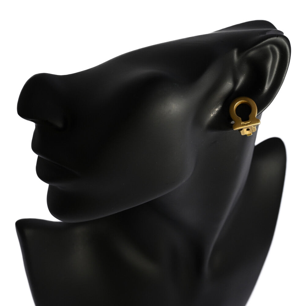 サルヴァトーレフェラガモ イヤリング